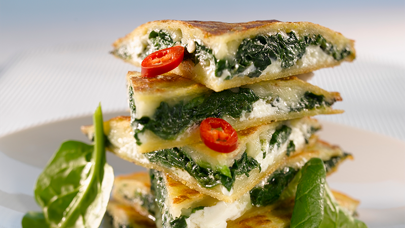 Quesadillas med gedeost og spinat